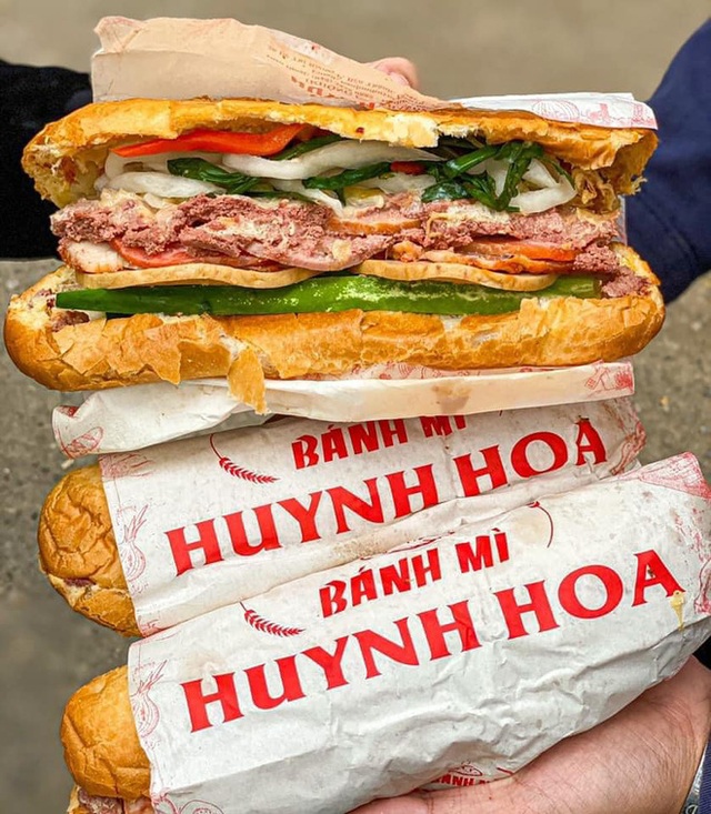  Một chi tiết nhỏ trong quy trình làm bánh mì Huỳnh Hoa cho thấy sự cầu kỳ khủng khiếp của chủ quán, bảo sao hàng chục năm vẫn nổi tiếng - Ảnh 3.