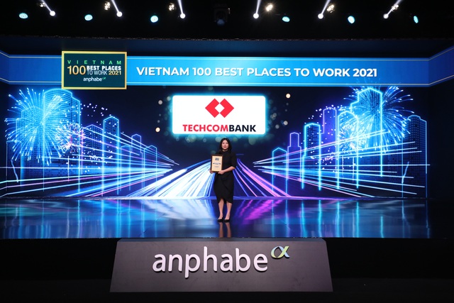 Techcombank đạt thành tựu xuất sắc tại Nơi làm việc tốt nhất Việt Nam 2021 - Ảnh 1. Techcombank đạt thành tựu xuất sắc tại Nơi làm việc tốt nhất Việt Nam 2021 - Ảnh 1.