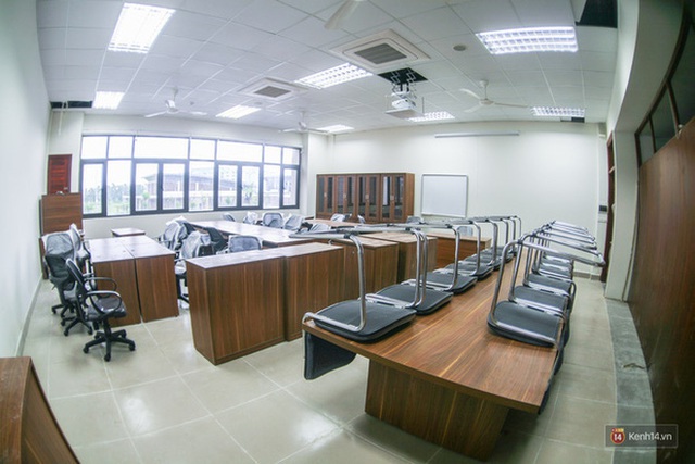 Một trường ở Việt Nam có cơ ngơi 600 tỷ, chơi lớn cấp 1 tỷ đồng mua nhà mời Giáo sư - Tiến sĩ về dạy, không gian không khác gì châu Âu! - Ảnh 6. Một trường ở Việt Nam có cơ ngơi 600 tỷ, chơi lớn cấp 1 tỷ đồng mua nhà mời Giáo sư - Tiến sĩ về dạy, không gian không khác gì châu Âu! - Ảnh 6.
