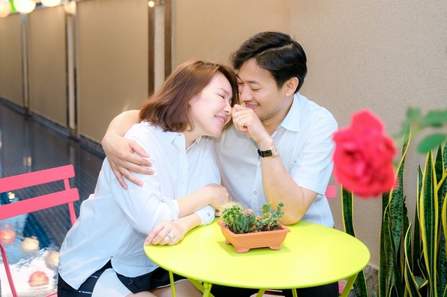 1 năm kết hôn với chồng trẻ, vợ đại gia của Quý Bình thay đổi gu thời trang, không ngại diện thiết kế kiệm vải, báo tin vui - Ảnh 4.