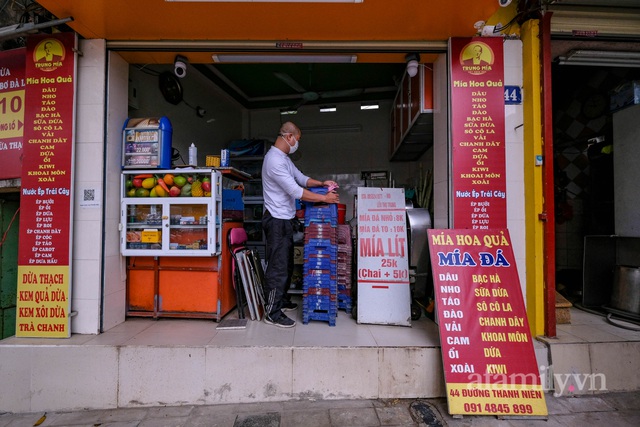 Buồn như chủ quán ở 8 quận vùng cam Hà Nội: Một năm đen tối cứ mở cửa vài bữa lại phải đóng, đến giờ gần Tết vẫn bị bóng ma dịch bệnh đeo bám - Ảnh 1.