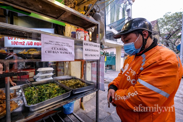 Buồn như chủ quán ở 8 quận vùng cam Hà Nội: Một năm đen tối cứ mở cửa vài bữa lại phải đóng, đến giờ gần Tết vẫn bị bóng ma dịch bệnh đeo bám - Ảnh 6.