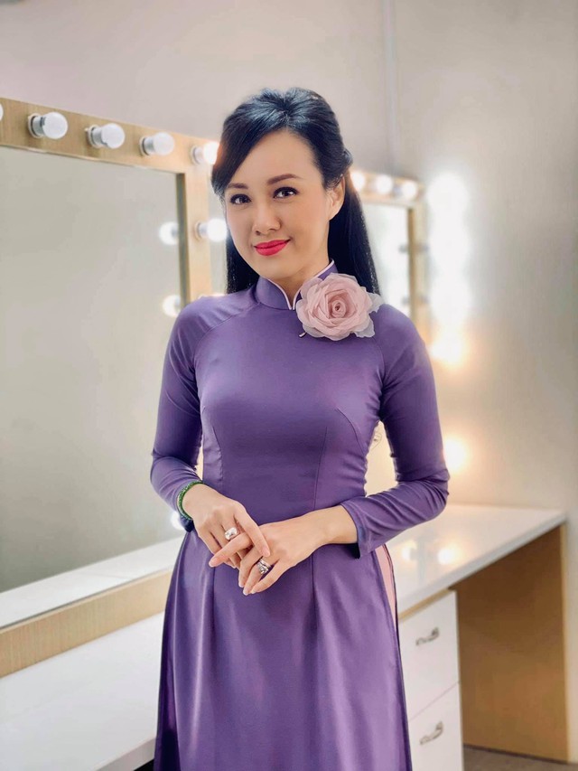 BTV Hoài Anh chính thức lên tiếng trước thông tin rời chương trình thời sự 19h của VTV và công việc ngay sau đó - Ảnh 6. BTV Hoài Anh chính thức lên tiếng trước thông tin rời chương trình thời sự 19h của VTV và công việc ngay sau đó - Ảnh 6.