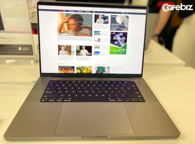 Chỉ 2 tiếng sau khi nhận hàng từ Apple, FPT Shop mở bán luôn MacBook Pro 2021 - Ảnh 1.