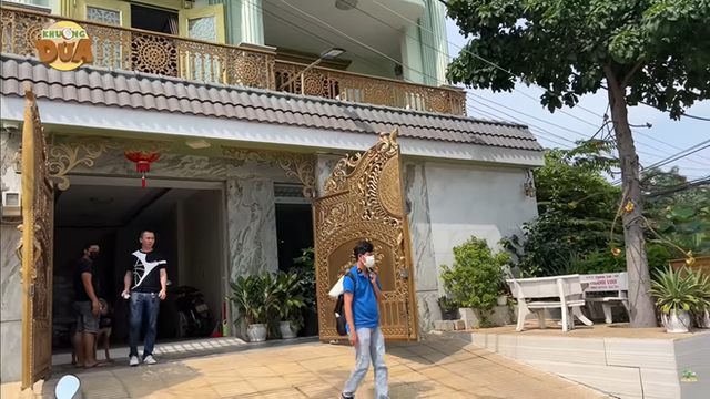  Bảo Chung ở biệt thự, mua nhà 20 tỷ nhưng chấp nhận cát-xê thấp, chỉ 500 ngàn - Ảnh 1.