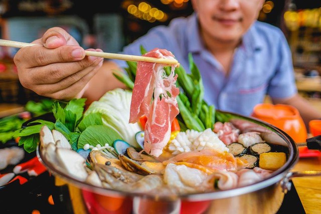 Người Việt có một kiểu ăn lẩu độc khủng khiếp, vừa hại khoang miệng lại khiến dạ dày, thực quản dễ hình thành khối u ung thư  - Ảnh 4.
