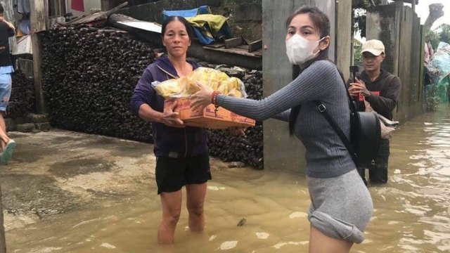 Ca sĩ Thủy Tiên lần đầu xuất hiện sau khi có kết quả rà soát hoạt động từ thiện từ Bộ Công An - Ảnh 3.