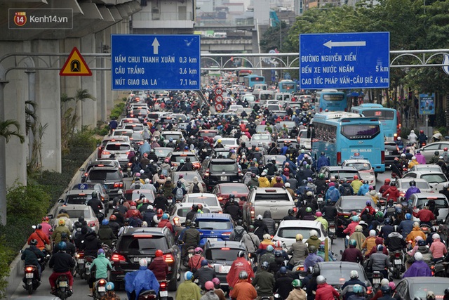 Hà Nội nghiên cứu cấm xe máy tại các quận sau năm 2025 - Ảnh 1.