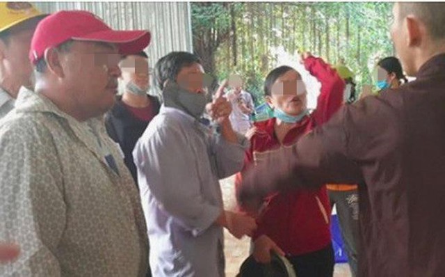  Một người ở Tịnh thất Bồng Lai chuẩn bị ra tòa: Vết thương dài 8 mũi mà đền 8 triệu bạc - Ảnh 2.