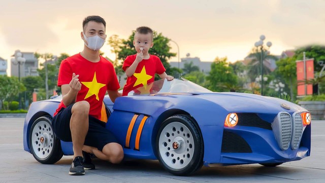 Ông bố Bắc Ninh chế tạo ‘siêu xe’ bằng gỗ để con trai vi vu trên đường - Ảnh 2.