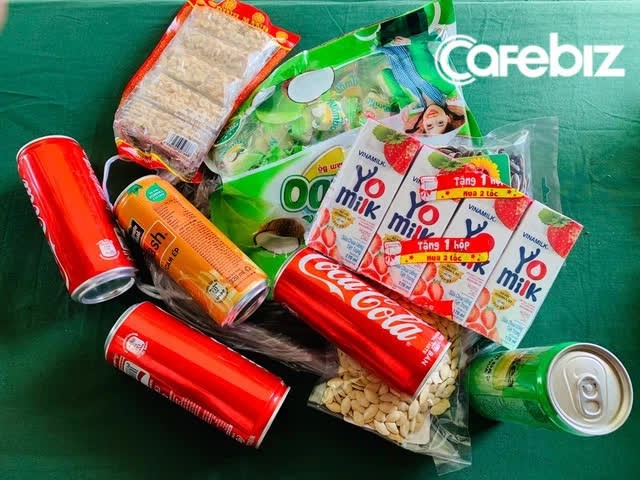 [Chùm ảnh] Tết trong khu cách ly: Hoa quả, bánh kẹo, cành đào, bánh chưng đều có, chỉ thiếu mỗi gia đình - Ảnh 3.