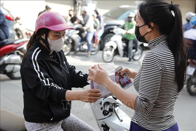  Pháo hoa câm đắt hàng ngày 30 Tết  - Ảnh 8.