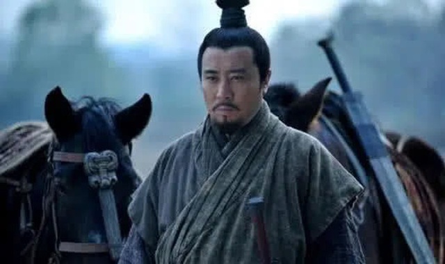  Giữ chức vụ ngang hàng với Gia Cát Lượng trong triều đình Thục Hán nhưng nhân vật này luôn bị Lưu Bị coi thường, xem nhẹ - Ảnh 3.
