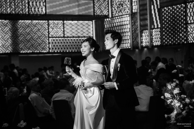 Dạo một vòng các đám cưới Việt đình đám trong năm 2020: ‘Hoàng tử cưới lọ lem’ chỉ có trong cổ tích, đời thực là ‘hoàng tử cưới công chúa’! - Ảnh 5.
