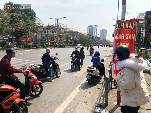 Hanoians teamed up with sunshine and rushed to rescue farmers in Hai Duong: 15 tons of vegetables were sold out within a few hours - Photo 11. Hanoians teamed up with sunshine and rushed to rescue farmers in Hai Duong: 15 tons of vegetables were sold out within a few hours - Photo 11.