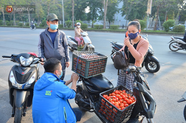 Chuyện người Hà Nội giải cứu hàng chục tấn nông sản: Hàng bán được, bà con Hải Dương mừng lắm - Ảnh 20.