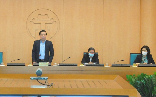 Phó Chủ tịch UBND thành phố Hà Nội Chử Xuân Dũng phát biểu chỉ đạo tại cuộc họp.