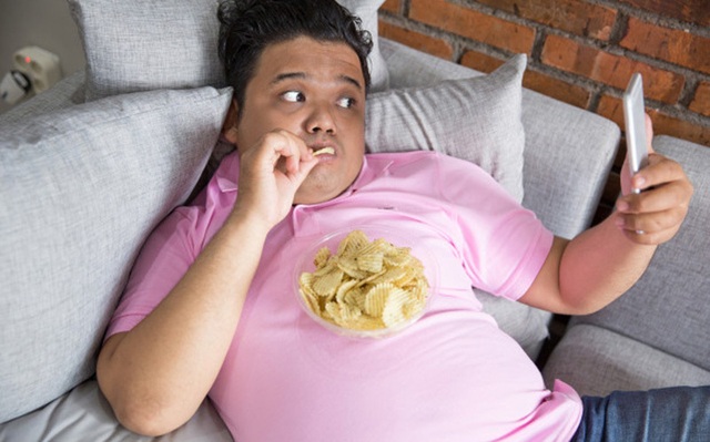 Những trẻ có thời gian xem ti vi nhiều hơn 5 tiếng mỗi ngày có nguy cơ béo phì.