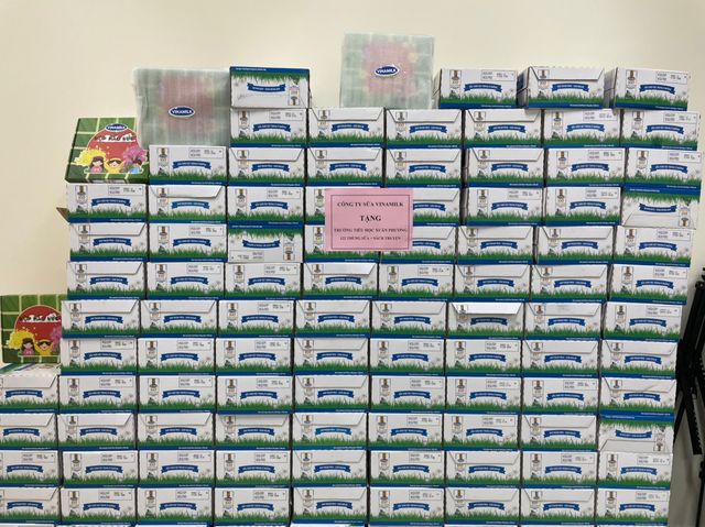 Vinamilk tặng 45.000 hộp sữa cho hơn 800 trẻ em đang cách ly tại Hà Nội, Hải Dương, Hải Phòng - Ảnh 3.