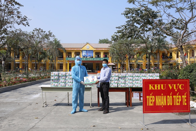 Vinamilk tặng 45.000 hộp sữa cho hơn 800 trẻ em đang cách ly tại Hà Nội, Hải Dương, Hải Phòng - Ảnh 7.