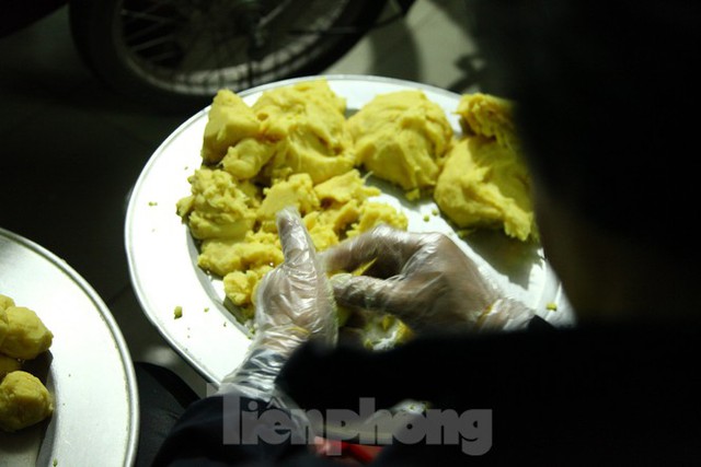Làng nghề bánh phu thê ngon nức tiếng Bắc Ninh hối hả vào vụ Tết - Ảnh 2.