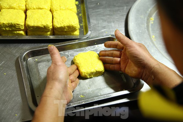 Làng nghề bánh phu thê ngon nức tiếng Bắc Ninh hối hả vào vụ Tết - Ảnh 12.