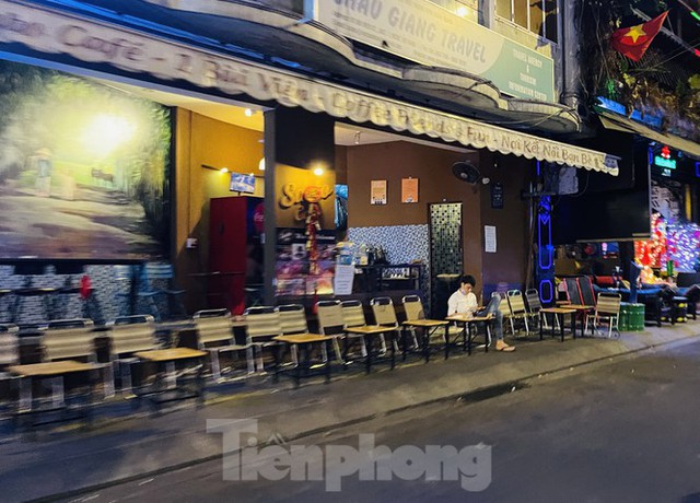 Tay Bui Vien street was as deserted as Ba Danh pagoda because of COVID-19 - Photo 4.
