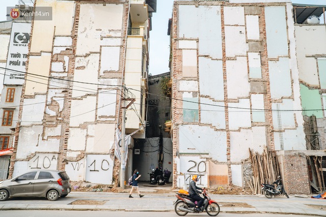 Những ngôi nhà kì dị ở Hà Nội: Nhà hẳn... 4 mặt tiền, nhà thì siêu mỏng siêu nhỏ - Ảnh 2.