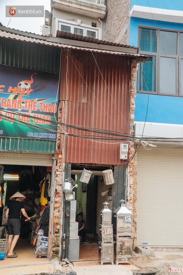 Những ngôi nhà kì dị ở Hà Nội: Nhà hẳn... 4 mặt tiền, nhà thì siêu mỏng siêu nhỏ - Ảnh 14.