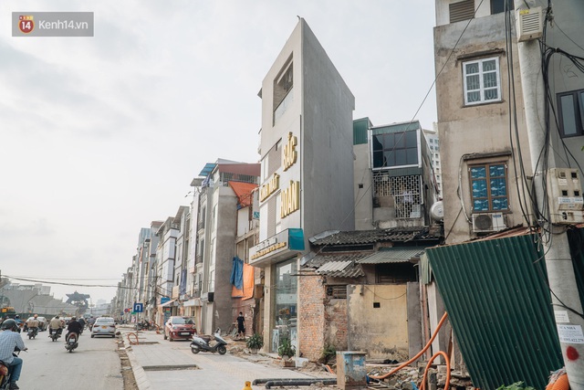 Những ngôi nhà kì dị ở Hà Nội: Nhà hẳn... 4 mặt tiền, nhà thì siêu mỏng siêu nhỏ - Ảnh 4.