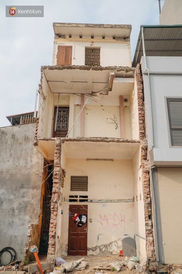 Những ngôi nhà kì dị ở Hà Nội: Nhà hẳn... 4 mặt tiền, nhà thì siêu mỏng siêu nhỏ - Ảnh 6.