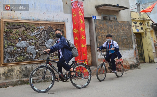 Người biến đồ phế thải thành tác phẩm nghệ thuật trên con đường làng ở Hà Nội: Lúc đầu, họ bảo chúng tôi bị điên - Ảnh 16.
