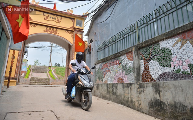 Người biến đồ phế thải thành tác phẩm nghệ thuật trên con đường làng ở Hà Nội: Lúc đầu, họ bảo chúng tôi bị điên - Ảnh 22.