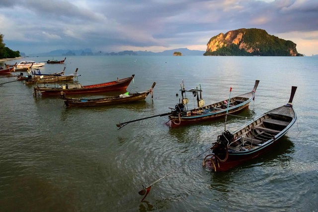 Tỷ phú giàu nhất Thái Lan tính thâu tóm hàng loạt khách sạn hấp hối - Ảnh 1.