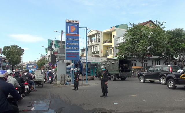 TP.HCM: Phong tỏa 1 cây xăng trên đường Nguyễn Kiệm, Gò Vấp - Ảnh 2.