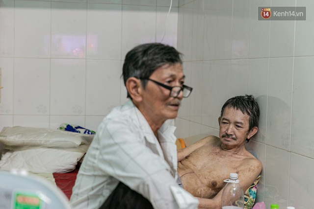 Cụ ông già yếu kiếm tiền nuôi người bạn 50 năm bị mất trí nhớ ở Sài Gòn: “Mình còn khỏe ngày nào thì mình sẽ chăm sóc cho Thái ngày đó - Ảnh 3.