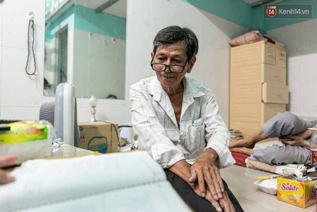 Cụ ông già yếu kiếm tiền nuôi người bạn 50 năm bị mất trí nhớ ở Sài Gòn: “Mình còn khỏe ngày nào thì mình sẽ chăm sóc cho Thái ngày đó - Ảnh 10.