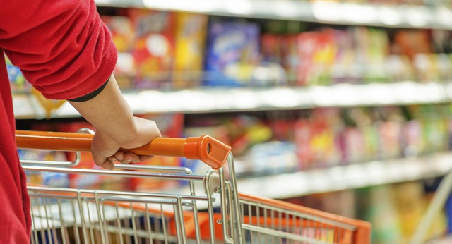 8 mẹo khi mua đồ ăn ở siêu thị giúp tiết kiệm được kha khá tiền mà chắc chắn nhiều người không để ý - Ảnh 3. 8 mẹo khi mua đồ ăn ở siêu thị giúp tiết kiệm được kha khá tiền mà chắc chắn nhiều người không để ý - Ảnh 3.