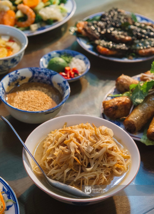 Ngoài gốm sứ, Bát Tràng còn có mâm cỗ với món ăn tiến vua đặc biệt, đại diện cho cái tầm rất khác của ẩm thực Việt Nam - Ảnh 14.