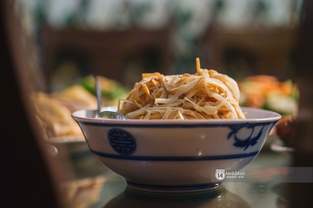 Ngoài gốm sứ, Bát Tràng còn có mâm cỗ với món ăn tiến vua đặc biệt, đại diện cho cái tầm rất khác của ẩm thực Việt Nam - Ảnh 8.