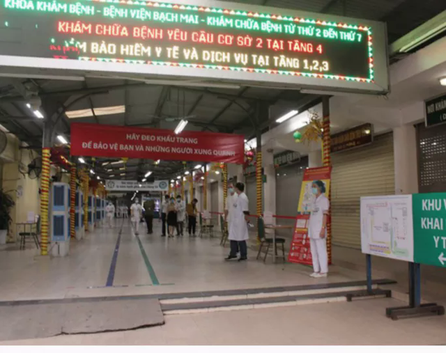 NÓNG: Gần 200 cán bộ, nhân viên Bệnh viện Bạch Mai xin nghỉ việc - Ảnh 1.