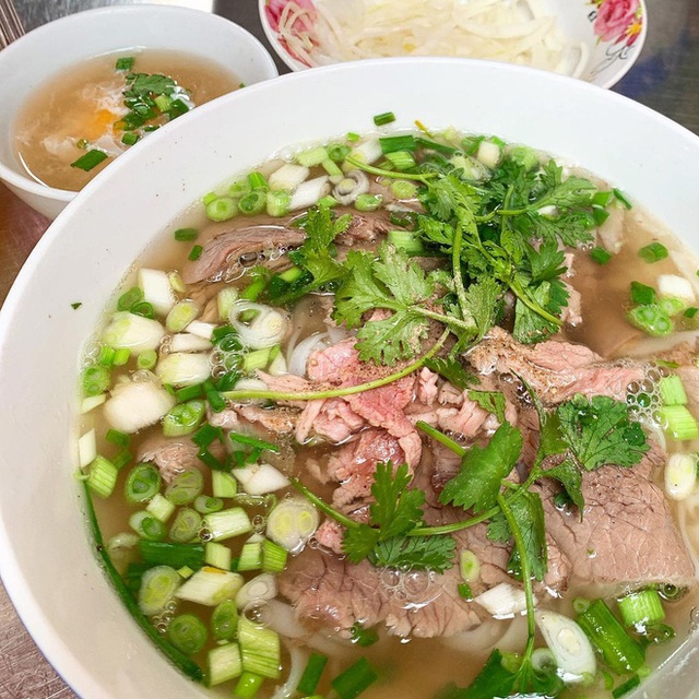 Saigon has 10 shops that look affordable but expensive to slice, diners who come to eat for the first time make sure everyone is slightly shocked - Photo 24.