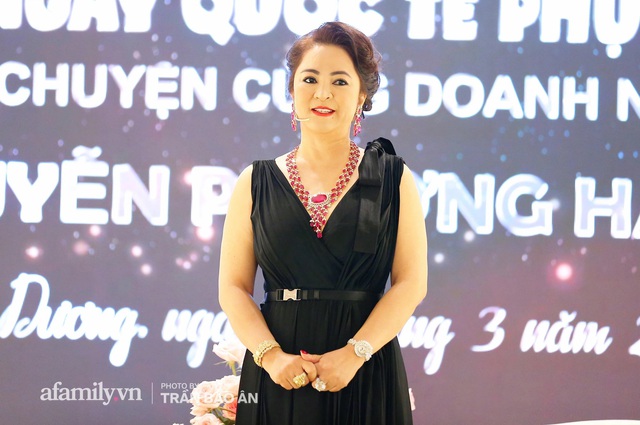 Ba Phương Hằng Chỉ đich Danh Nghệ Sĩ Hoai Linh Thẳng Thắn Nhắn Nhủ Trang Khan Insidernews24