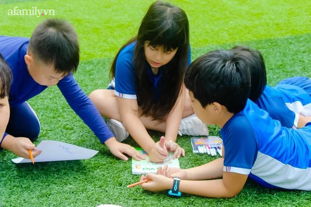 Một trường học ở Hà Nội có lối kiến trúc vô cùng độc lạ, cứ đến mùa hè học trò lại trốn vào rừng để vẽ vời, luyện nhạc kịch, làm phim - Ảnh 7. Một trường học ở Hà Nội có lối kiến trúc vô cùng độc lạ, cứ đến mùa hè học trò lại trốn vào rừng để vẽ vời, luyện nhạc kịch, làm phim - Ảnh 7.