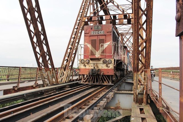 Hệ thống đường sắt quốc gia đi qua Hà Nội xuống cấp thê thảm  - Ảnh 12.