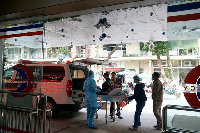  Lãnh đạo Bệnh viện Bạch Mai: Dịch vụ đang tốt dần lên nhưng tất cả búa rìu đều Giáo sư Nguyễn Quang Tuấn phải chịu - Ảnh 2.