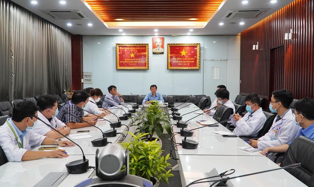  Bác sĩ Chợ Rẫy khẩn cấp đi Kiên Giang hỗ trợ xây dựng bệnh viện dã chiến chống COVID-19  - Ảnh 1.