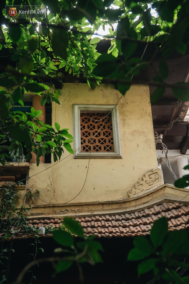 The 80-year-old house, nearly 300m2 wide in the middle of Hanoi's old town: Pay a hundred billion for not for sale, inside there is a cellar that holds 20 people - Photo 14.