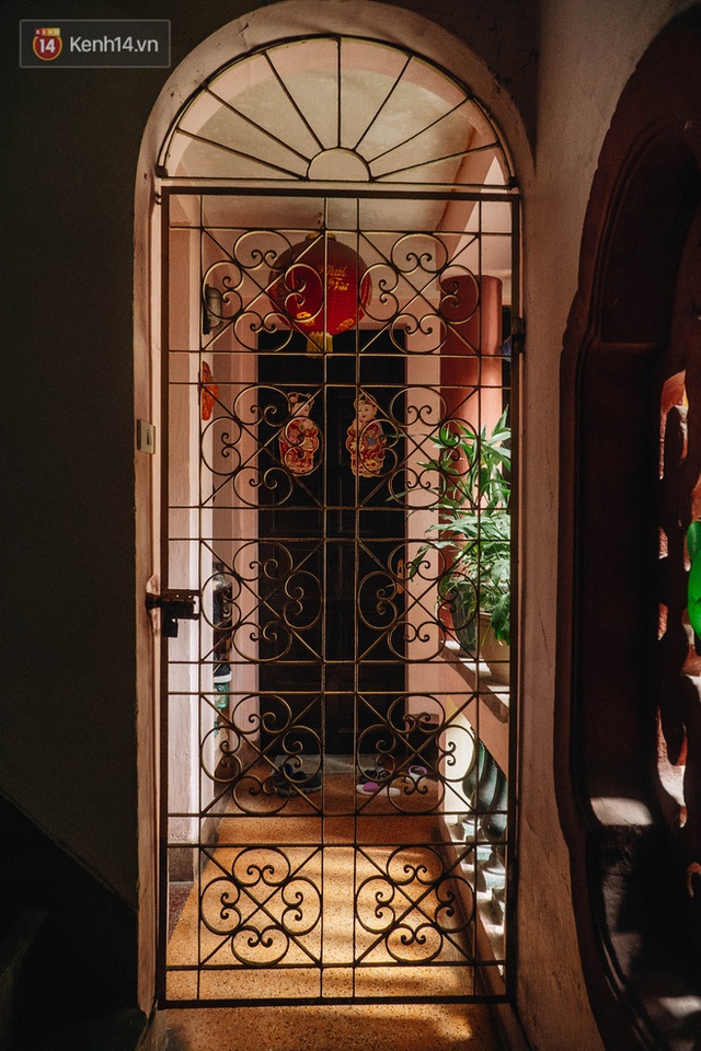 The 80-year-old house, nearly 300m2 wide in the middle of Hanoi's old town: Pay a hundred billion for not for sale, inside there is a cellar that holds 20 people - Photo 18.