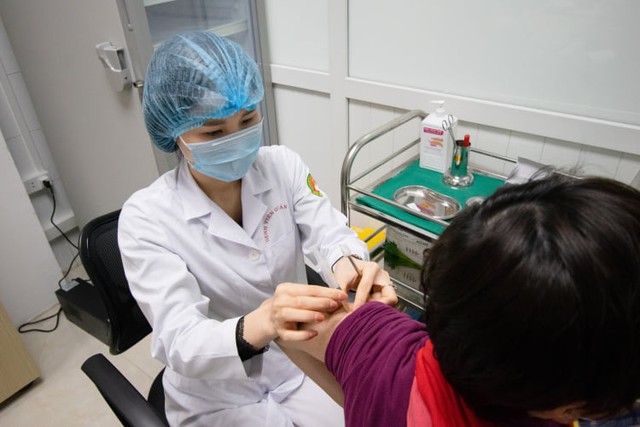 100% tình nguyện viên tiêm vắc xin phòng COVID-19 Nano Covax của Việt Nam đều sinh miễn dịch - Ảnh 1.